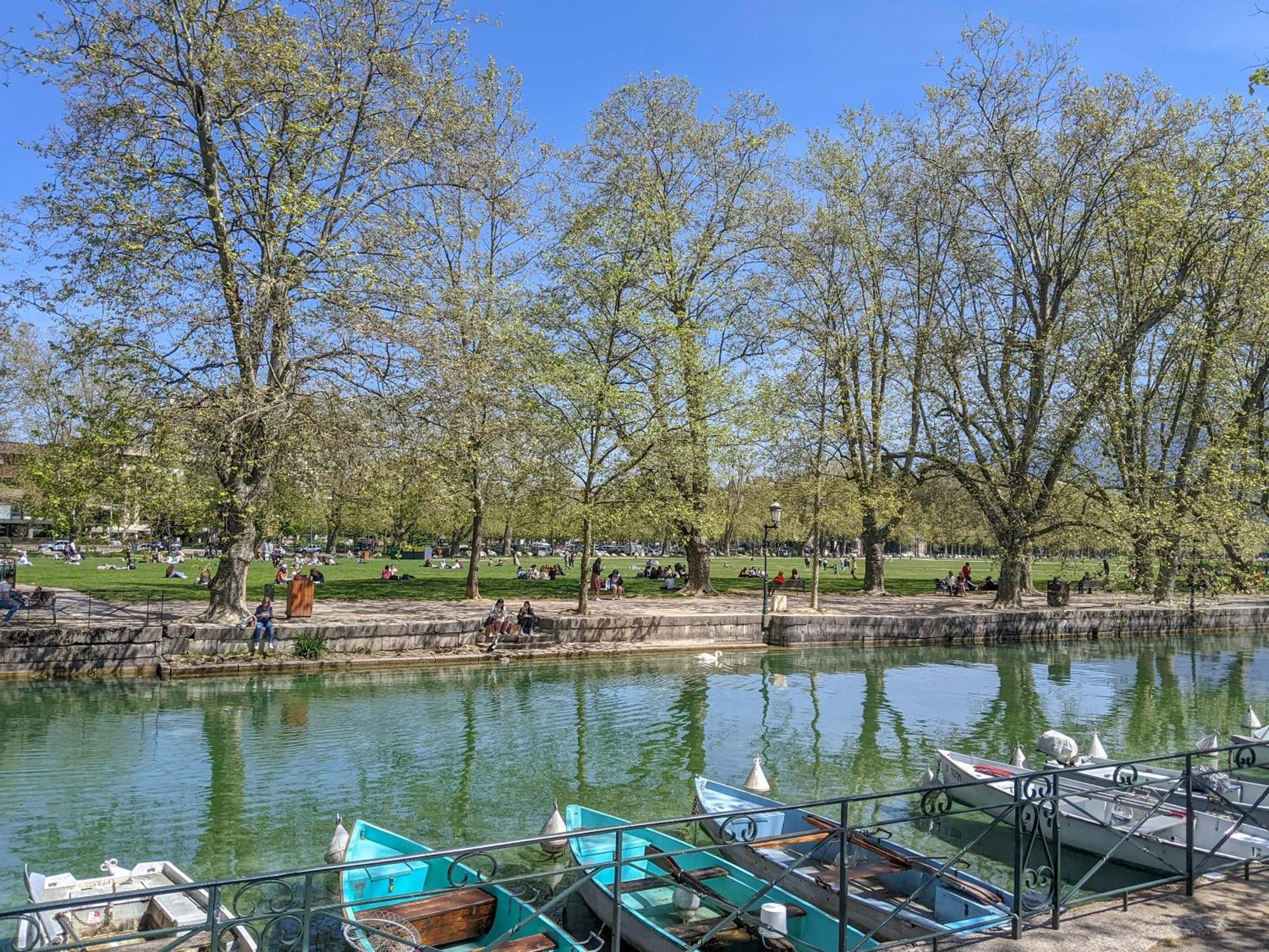 Nid Douillet Bed & Breakfast Annecy Exterior photo